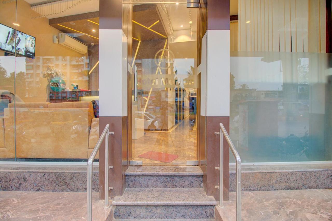 Oyo 76180 Hotel Meriton Bombaim Exterior foto